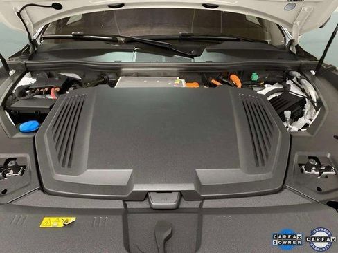 Used 2024 Audi Q8 e-tron Premium image 82