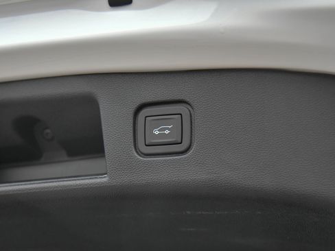 Used 2024 Chevrolet Blazer EV LT AWD/4WD image 47