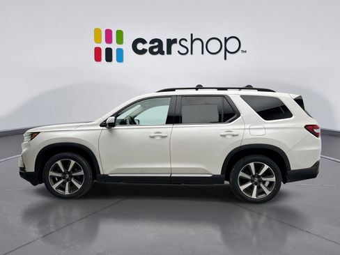 Used 2023 Honda Pilot Touring image 2