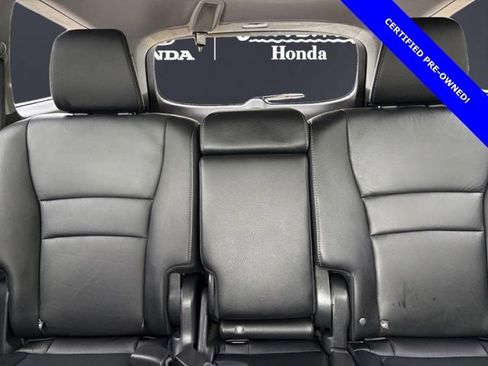 Used 2017 Honda Pilot Touring image 13