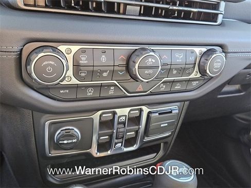 New 2026 Jeep Wrangler Unlimited Sahara image 21