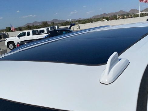 Used 2021 Chevrolet Tahoe Premier w/ Premium Package image 6