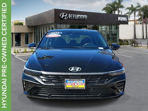 Certified 2025 Hyundai Elantra SEL image 8