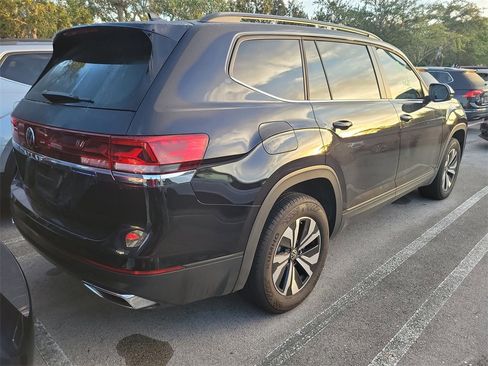 Certified 2024 Volkswagen Atlas SE image 10