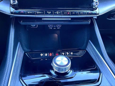 Used 2023 Jeep Wagoneer Series III w/ Premium Group I image 33