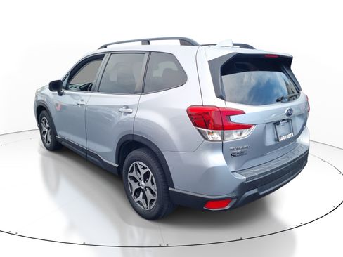 Used 2020 Subaru Forester Premium w/ Popular Package #1 AWD/4WD image 4