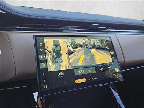 Used 2025 Land Rover Range Rover Sport SE image 20