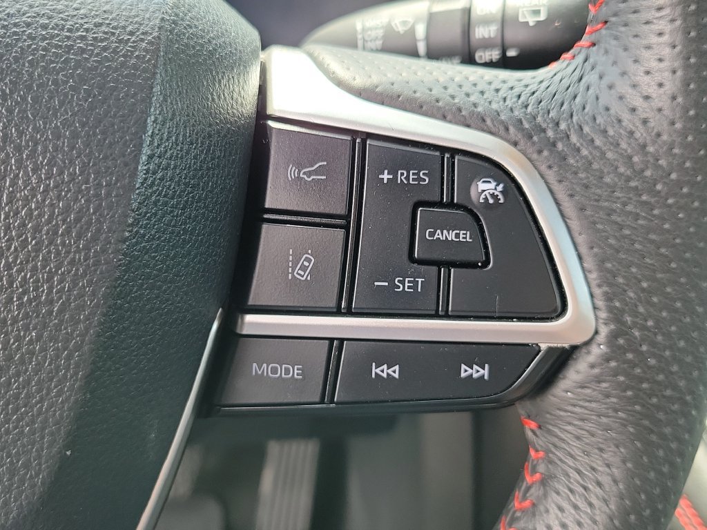 Used 2025 Toyota Sienna XSE FWD image 22
