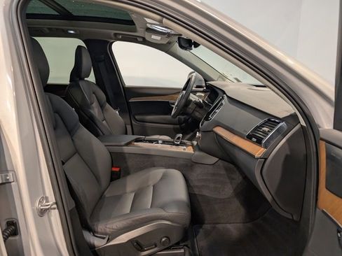 Used 2023 Volvo XC90 B6 Plus w/ Protection Package image 33