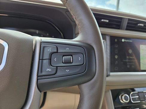 Used 2023 GMC Yukon Denali RWD image 25