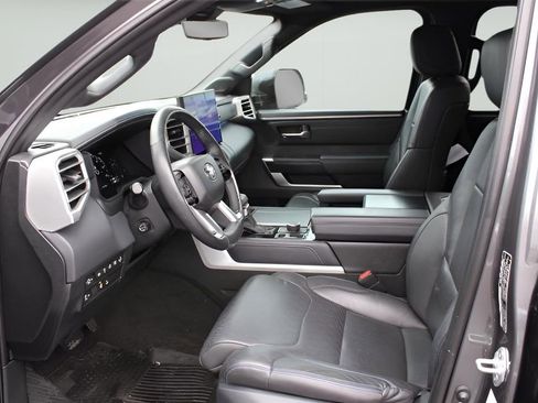 Used 2022 Toyota Tundra Platinum w/ Advanced Package image 8