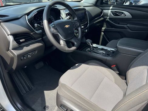 Used 2021 Chevrolet Traverse LT FWD image 5