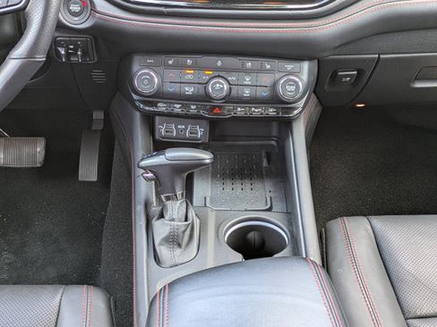 Certified 2025 Dodge Durango GT AWD/4WD image 17