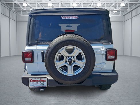 Used 2022 Jeep Wrangler Unlimited Sport AWD/4WD image 4
