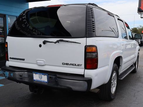 Used 2004 Chevrolet Suburban LT w/ Preferred Equipment Group image 4