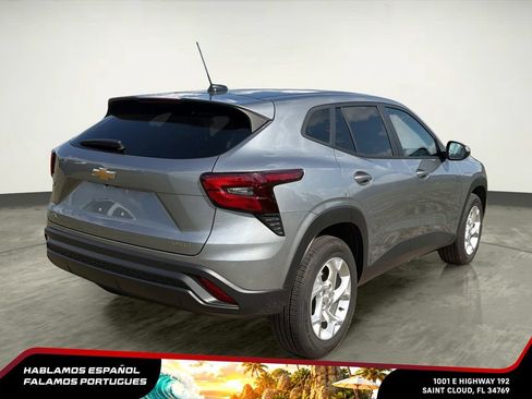 Used 2024 Chevrolet Trax LS w/ LS Convenience Package FWD image 6