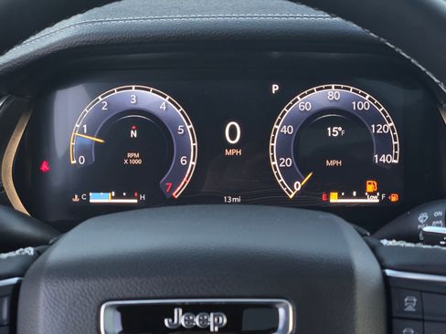 New 2025 Jeep Grand Cherokee Limited w/ Luxury Tech Group II image 18