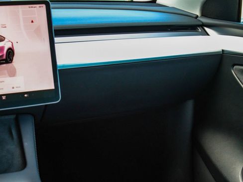 Used 2023 Tesla Model Y Performance image 15