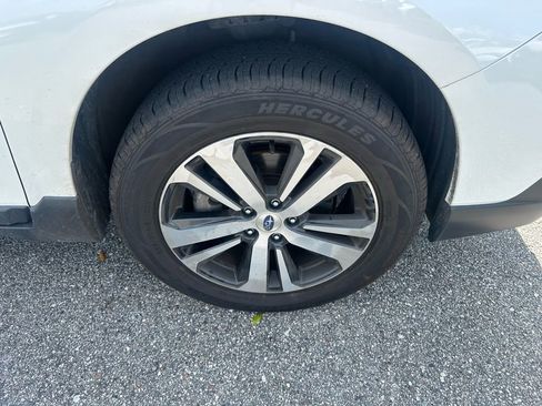 Used 2019 Subaru Outback 2.5i Limited image 4