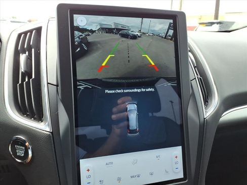 Used 2024 Ford Edge Titanium image 26