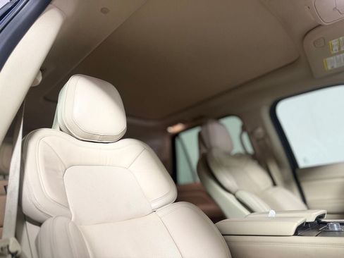 Used 2019 Lincoln Navigator Reserve w/ Cargo Package AWD/4WD image 11