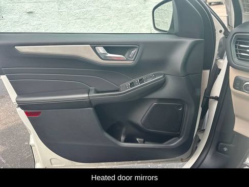 Used 2022 Ford Escape SEL FWD image 19