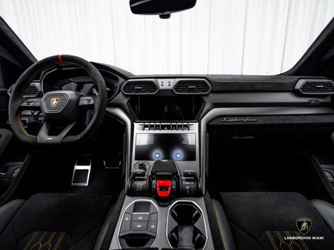 Used 2024 Lamborghini Urus Performante image 44