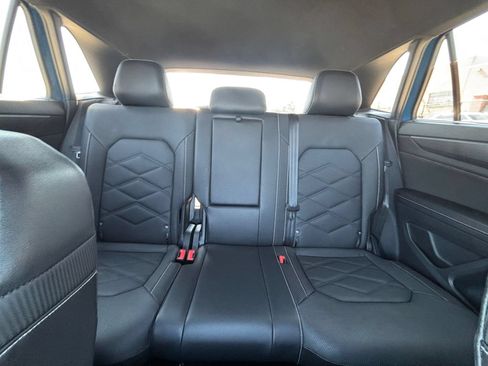 Used 2025 Volkswagen Atlas Cross Sport SE FWD image 37