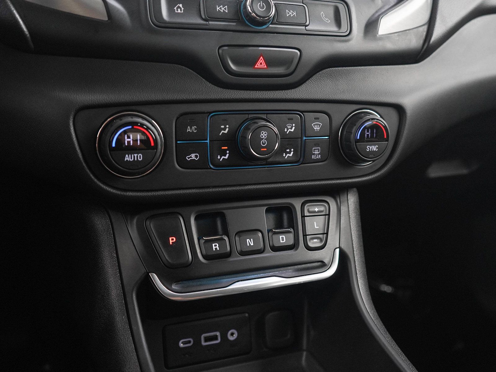 Used 2018 GMC Terrain SLE w/ Driver Convenience Package AWD/4WD image 23