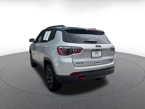 Used 2025 Jeep Compass Trailhawk AWD/4WD image 11