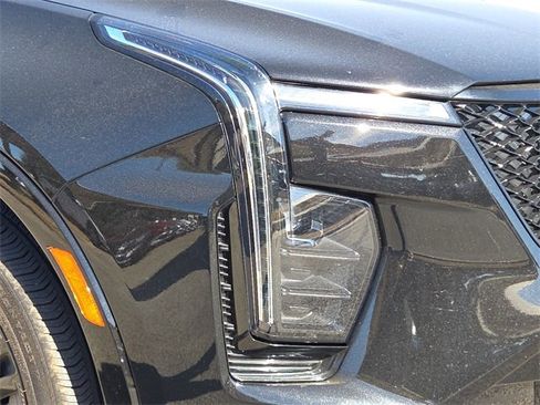 Used 2025 Cadillac XT4 Sport w/ LPO, Onyx Lite Package image 12