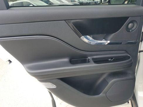 New 2025 Lincoln Corsair Reserve w/ Equipment Group 202A image 9