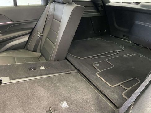 Used 2025 Mercedes-Benz GLE 350 4MATIC w/ AMG Line Exterior image 14