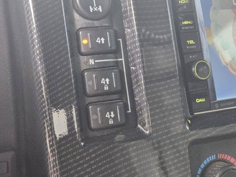 Used 2003 HUMMER H2 w/ Preferred Equipment Group AWD/4WD image 36