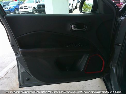 Used 2020 Jeep Compass Trailhawk w/ Cold Weather Group image 13