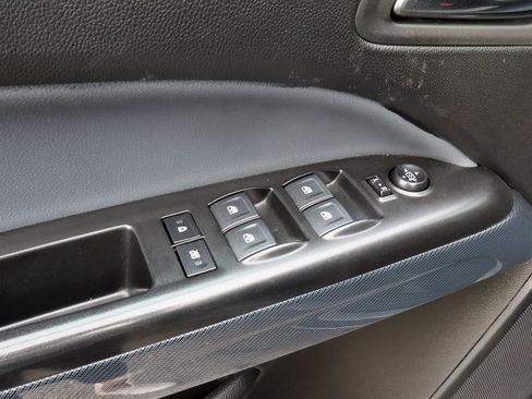 Used 2022 Chevrolet Colorado Z71 AWD/4WD image 14