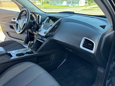 Used 2017 Chevrolet Equinox LT w/ Convenience Package FWD image 31