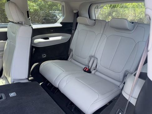 Used 2022 Jeep Grand Cherokee L Overland image 8