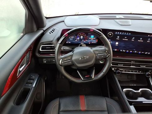 Used 2024 Chevrolet Traverse RS image 12