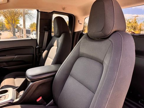 Used 2022 Chevrolet Colorado LT w/ Fleet Safety Package image 19