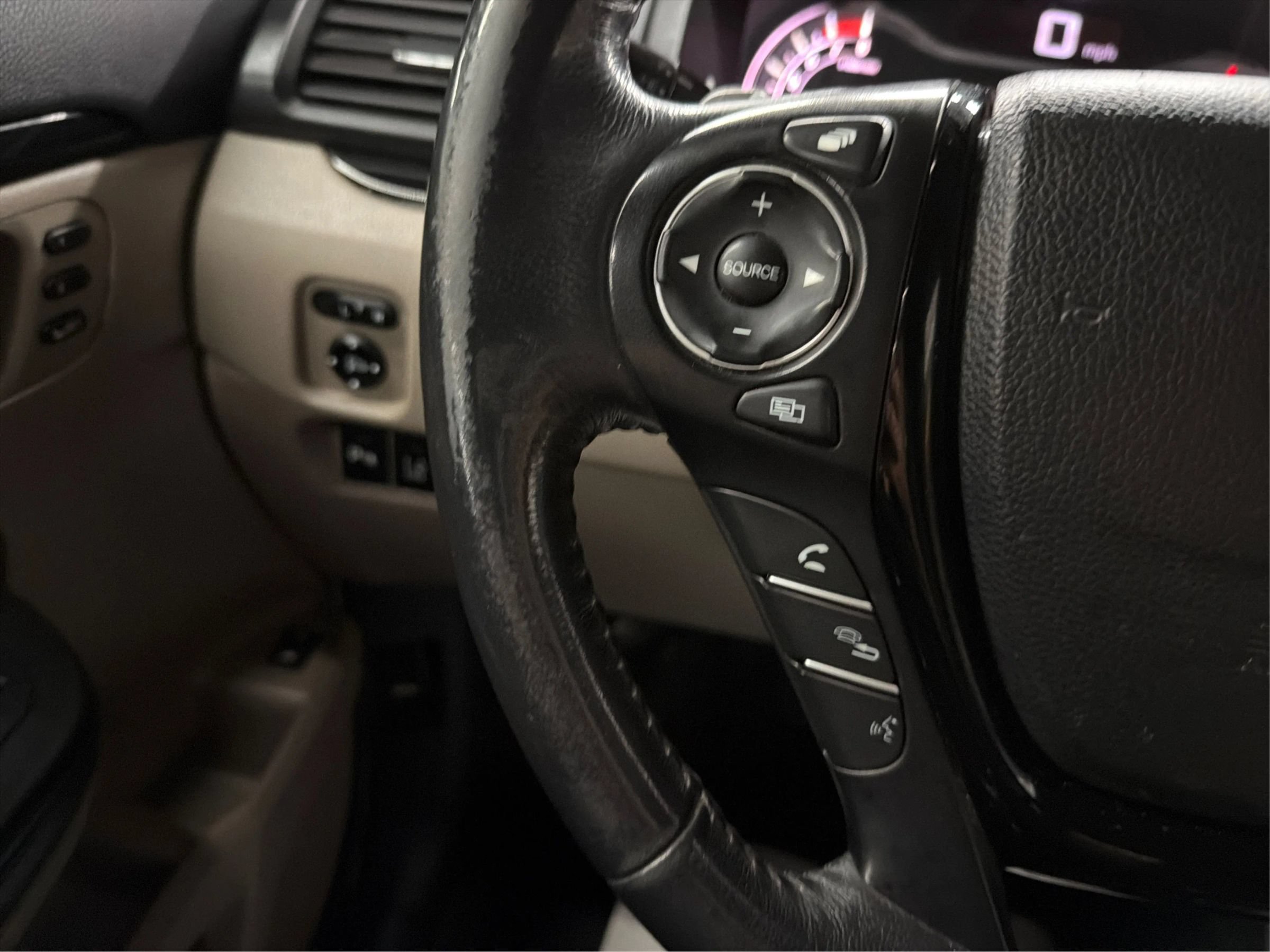 Used 2017 Honda Pilot Touring image 25