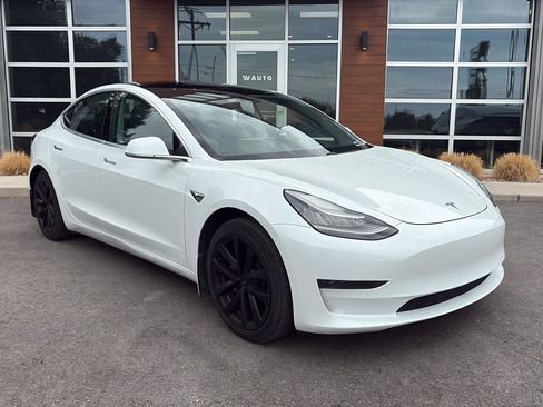 Used 2020 Tesla Model 3 Standard Range Plus RWD image 2