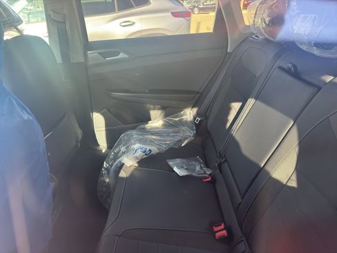 New 2026 Volkswagen Taos SE image 10