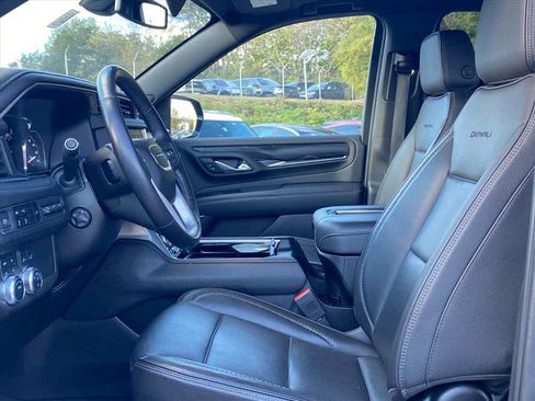Used 2021 GMC Yukon XL Denali w/ LPO, Illumination Package image 11