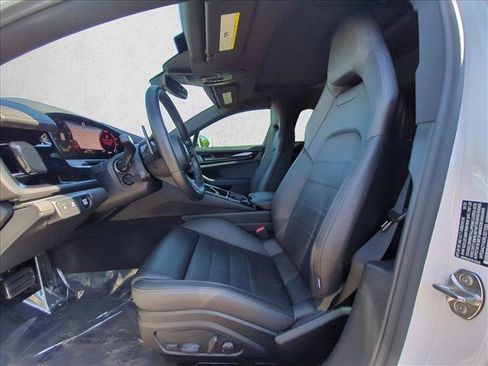 Used 2024 Porsche Panamera image 17