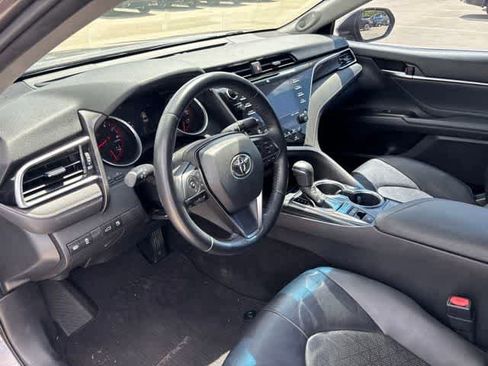 Used 2018 Toyota Camry XSE FWD image 9