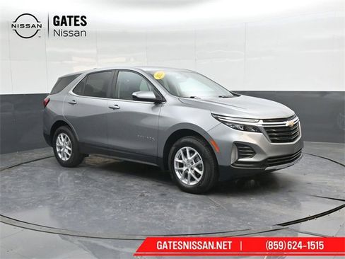 Used 2023 Chevrolet Equinox LT w/ Driver Convenience Package image 4