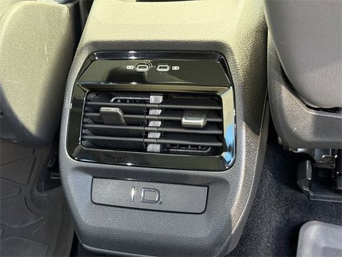 Certified 2022 Volkswagen ID.4 Pro S w/ Gradient Package image 19