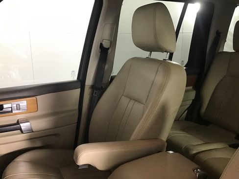 Used 2015 Land Rover LR4 HSE AWD/4WD image 23