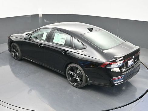 Used 2025 Honda Accord Sport image 30